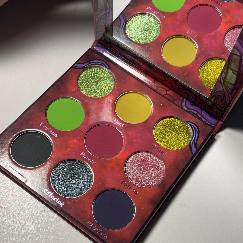 Fantasy cosmetica warlock palette